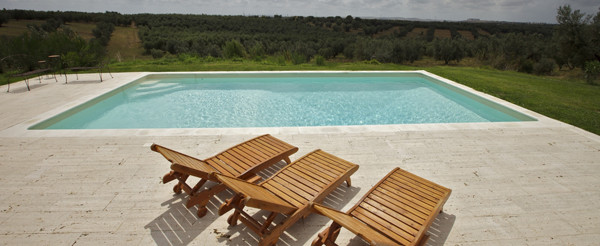 Il bordo piscina