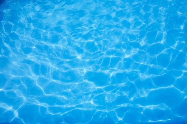 Piscina a sfioro