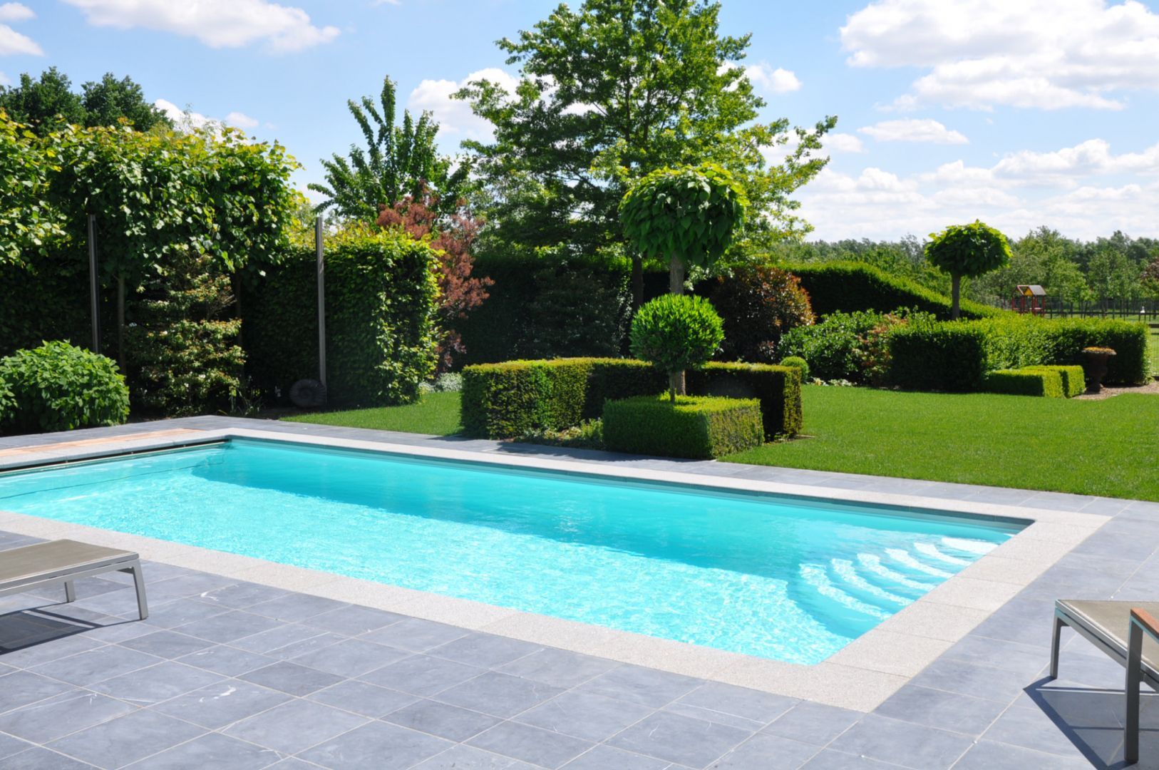 Realizzare una piscina in giardino