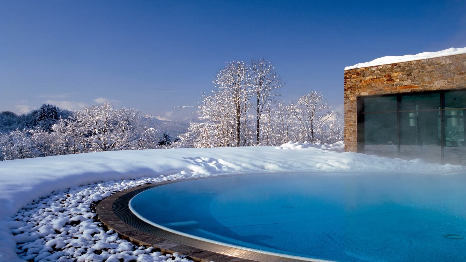 Manutenzione della piscina in inverno