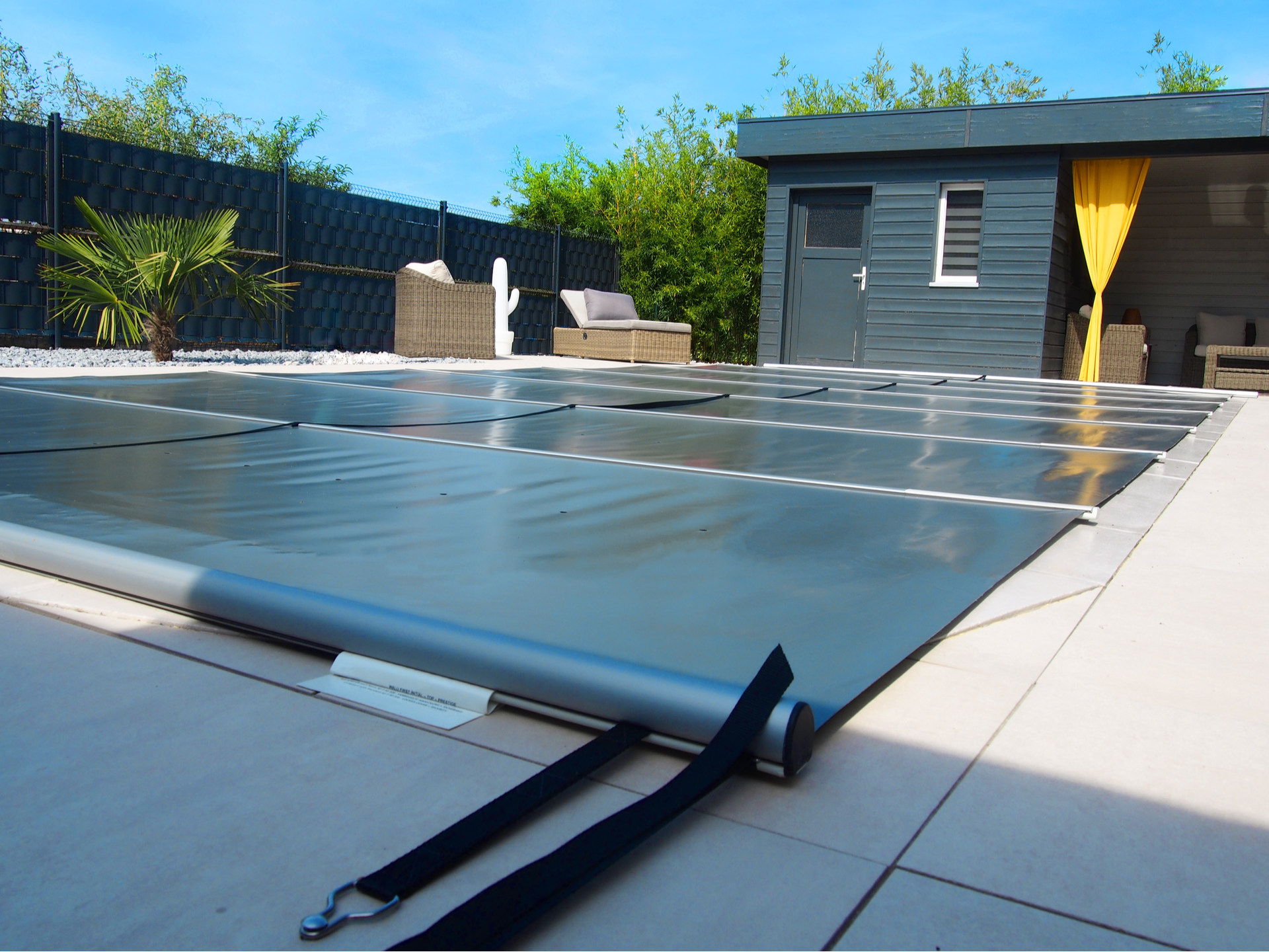 Quando si parla di protezione per la piscina, le coperture a barre Walucover rappresentano una delle soluzioni più sicure, funzionali e resistenti oggi disponibili sul mercato.